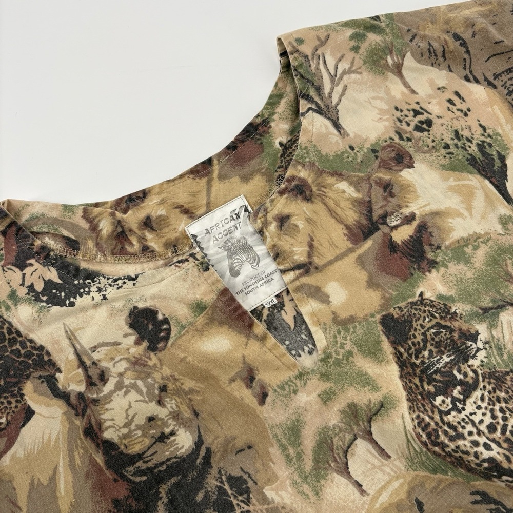Africa‎ Accent V-Neck Short Sleeve Shirt All Over Animal Safaris Print 3XL